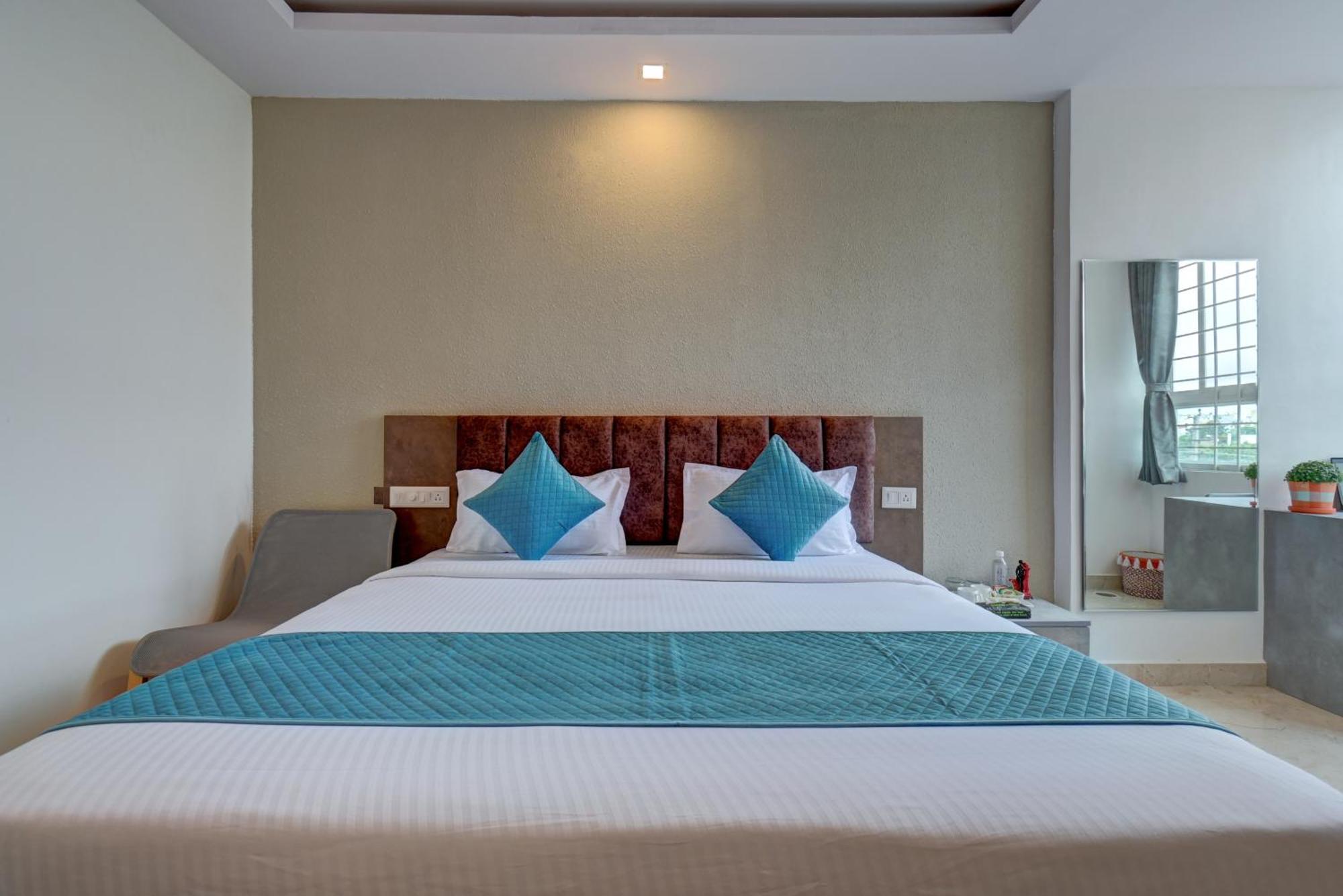 Hotel Cloud 9 Luxury Stay Mysore Bagian luar foto
